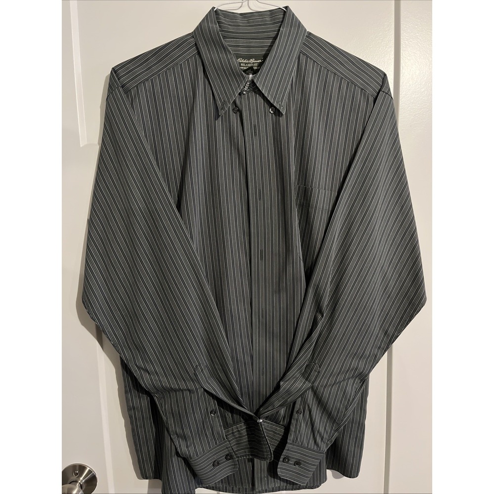 Eddie Bauer Wrinkle Resistant Green Pinstripe Cotton Button Up Mens Large